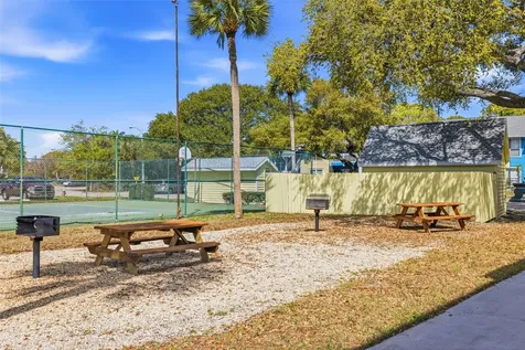 455 Alt 19 S Palm Harbor FL 34683
