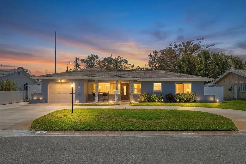 1000 59th Avenue S St Petersburg FL 33705