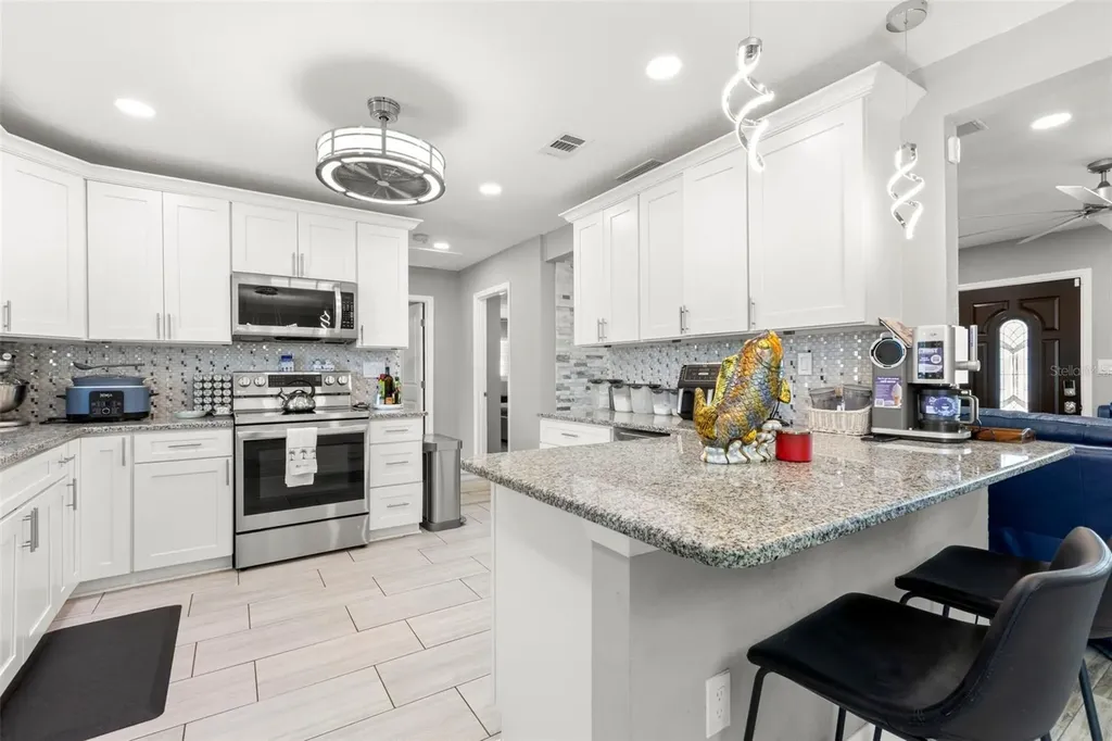 1000 59th Avenue S St Petersburg FL 33705