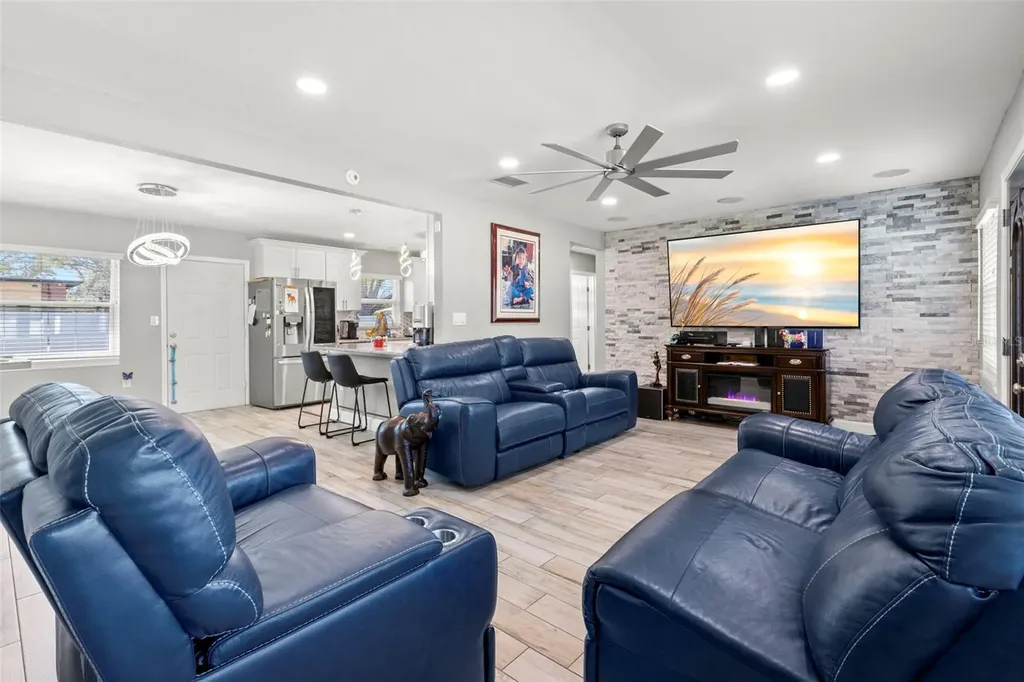 1000 59th Avenue S St Petersburg FL 33705