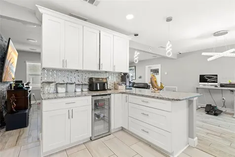 1000 59th Avenue S St Petersburg FL 33705