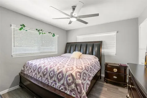 1000 59th Avenue S St Petersburg FL 33705