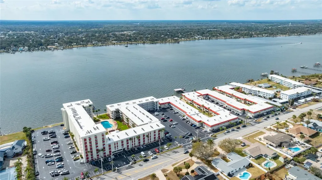 2711 N Halifax Avenue Daytona Beach FL 32118