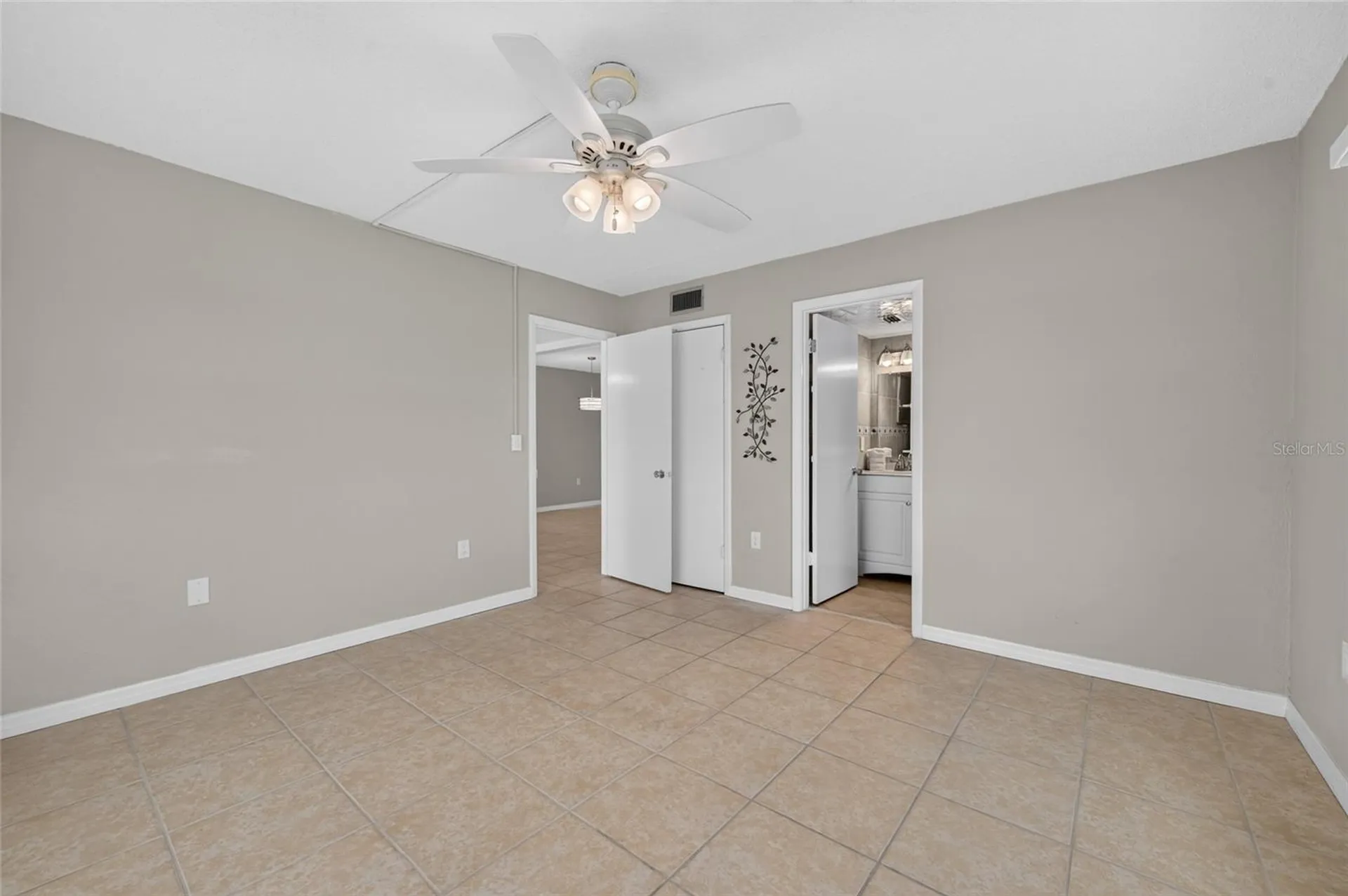 2711 N Halifax Avenue Daytona Beach FL 32118
