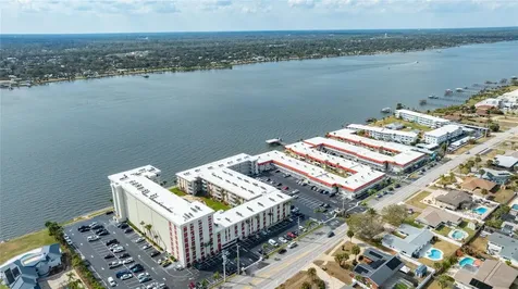 2711 N Halifax Avenue Daytona Beach FL 32118