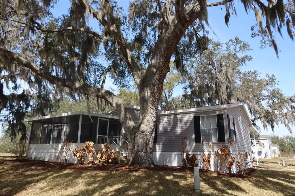25157 Buttonwood Drive Astatula FL 34705