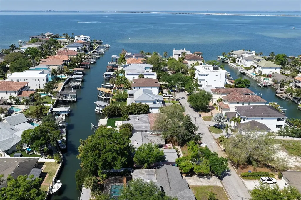 4928 W San Rafael Street Tampa FL 33629