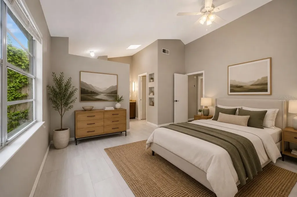 9465 Forest Hills Circle Tampa FL 33612