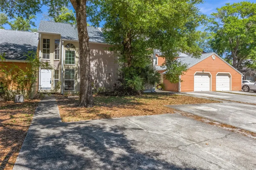 9465 Forest Hills Circle Tampa FL 33612
