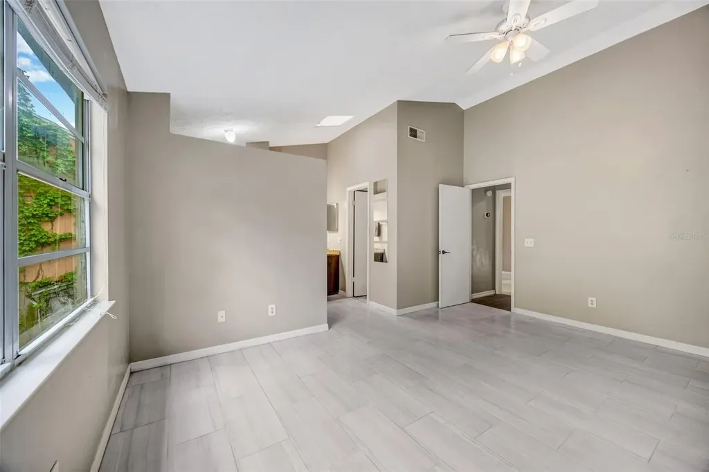 9465 Forest Hills Circle Tampa FL 33612