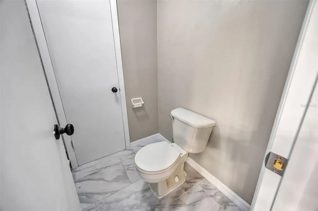 9465 Forest Hills Circle Tampa FL 33612