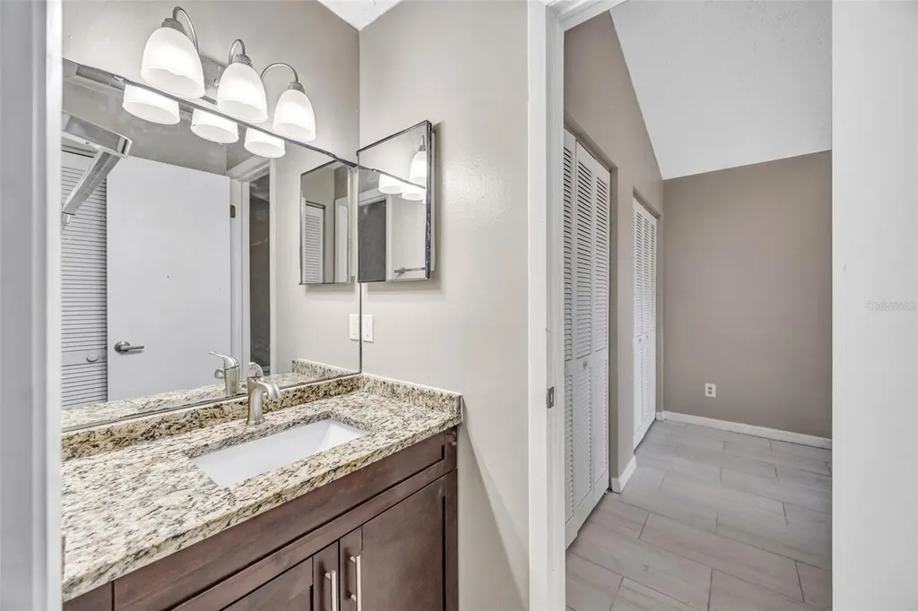 9465 Forest Hills Circle Tampa FL 33612