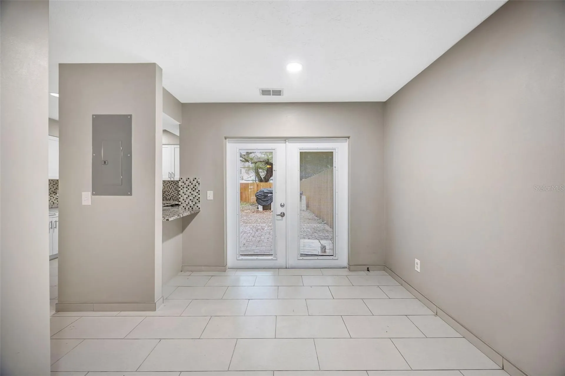 9465 Forest Hills Circle Tampa FL 33612