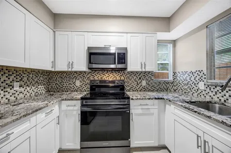 9465 Forest Hills Circle Tampa FL 33612