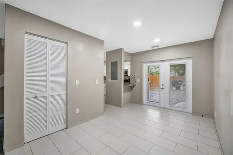 9465 Forest Hills Circle Tampa FL 33612