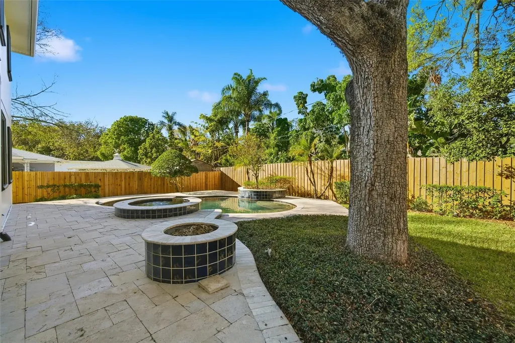 4117 W Azeele Street Tampa FL 33609