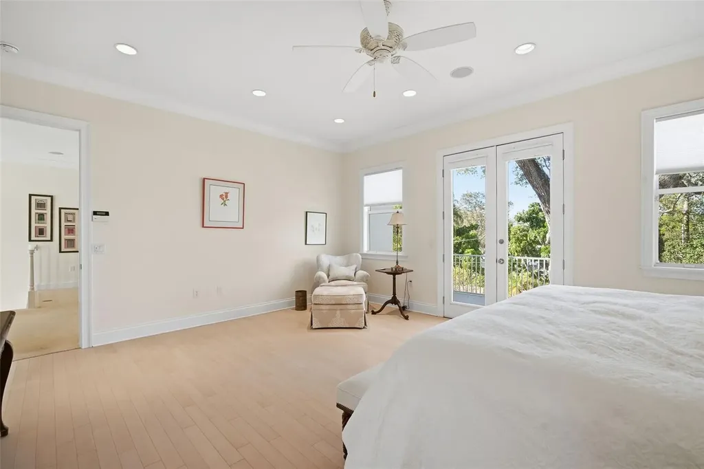 4117 W Azeele Street Tampa FL 33609