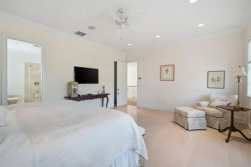 4117 W Azeele Street Tampa FL 33609