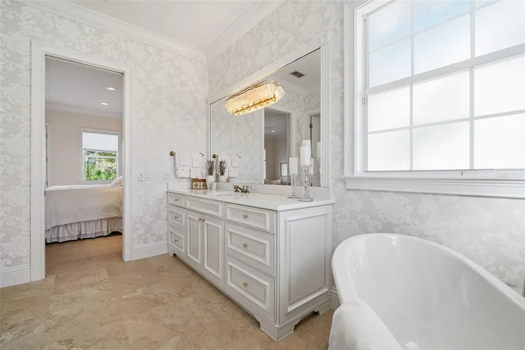4117 W Azeele Street Tampa FL 33609