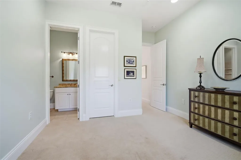 4117 W Azeele Street Tampa FL 33609