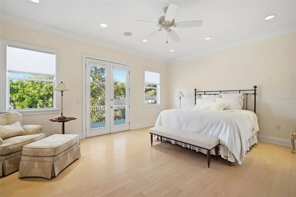 4117 W Azeele Street Tampa FL 33609