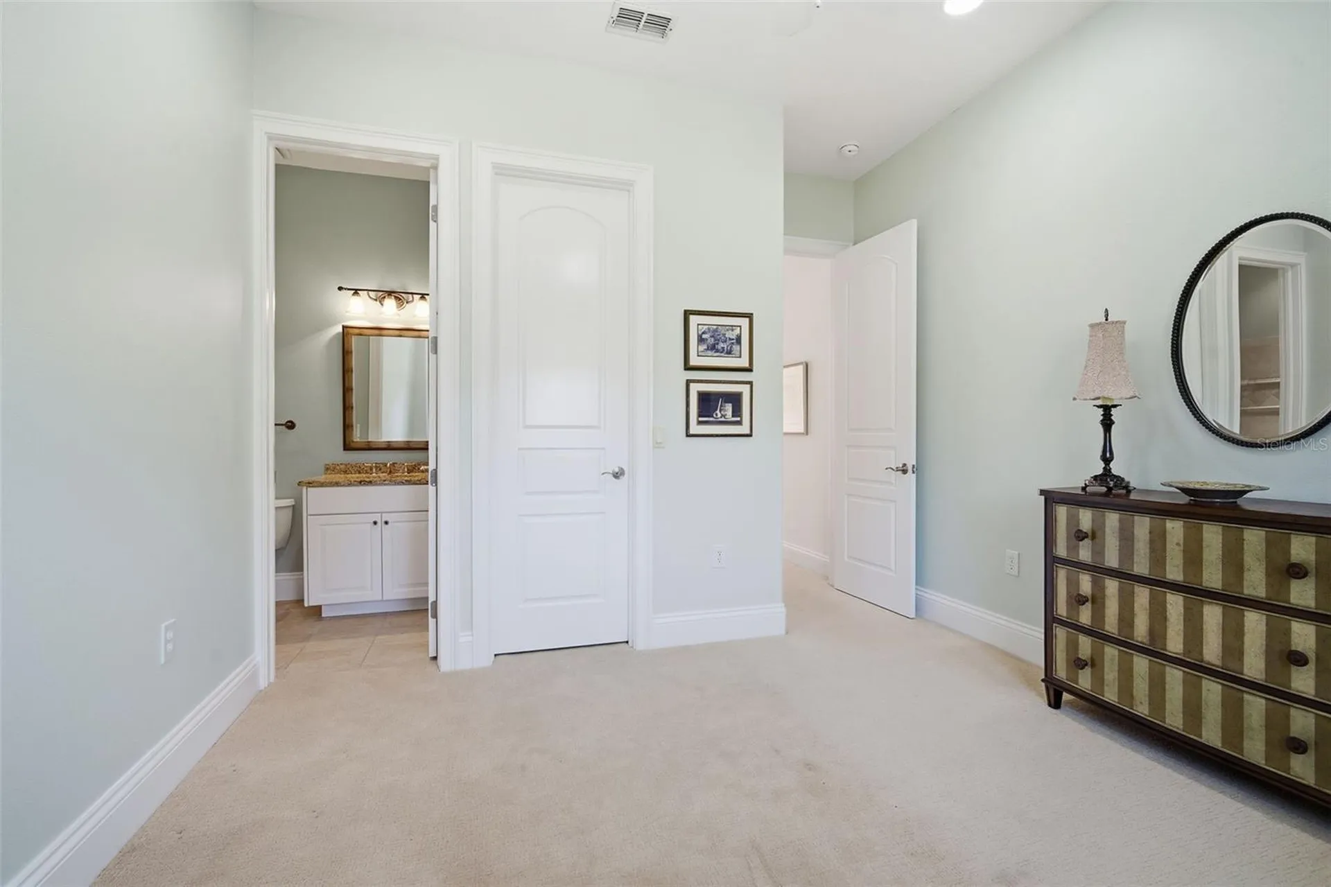 4117 W Azeele Street Tampa FL 33609
