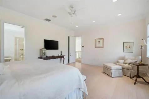 4117 W Azeele Street Tampa FL 33609
