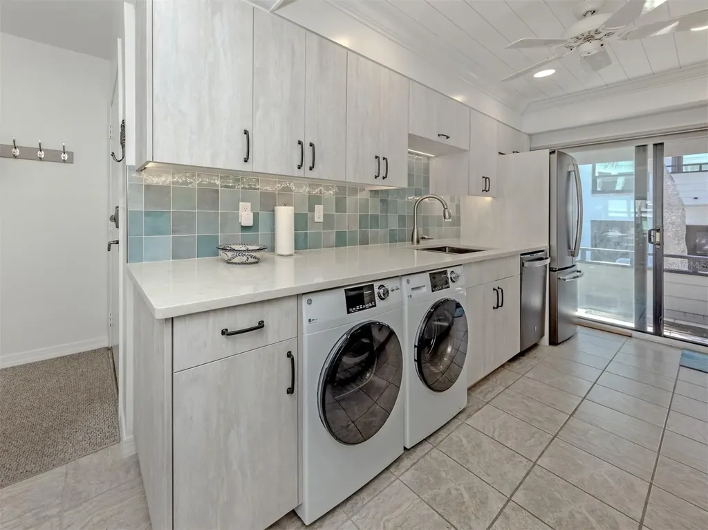 1555 Tarpon Center Drive Venice FL 34285