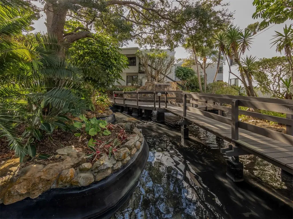 1555 Tarpon Center Drive Venice FL 34285