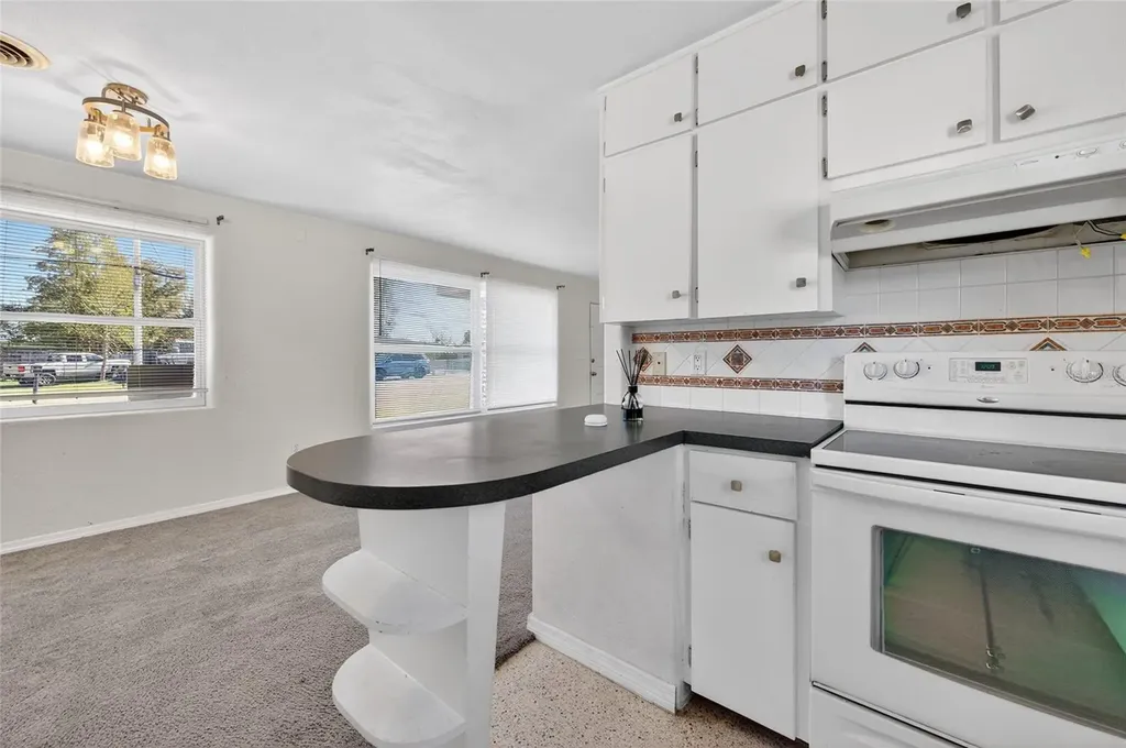 123 W Ocean Avenue Edgewater FL 32132