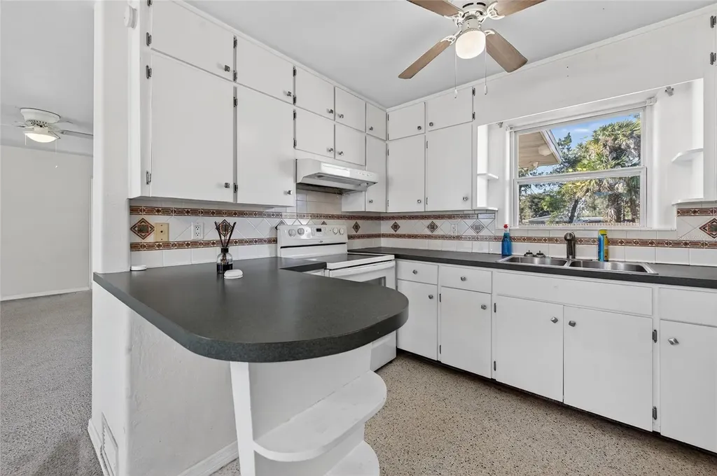 123 W Ocean Avenue Edgewater FL 32132