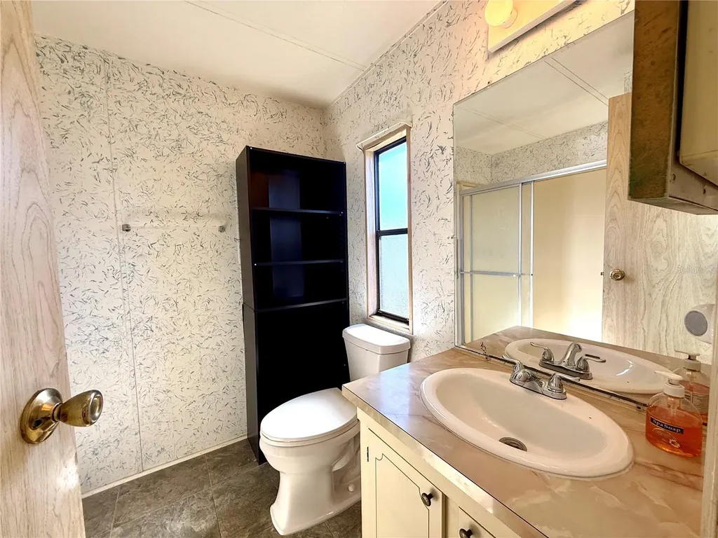 225 N Saint Thomas Circle Apollo Beach FL 33572