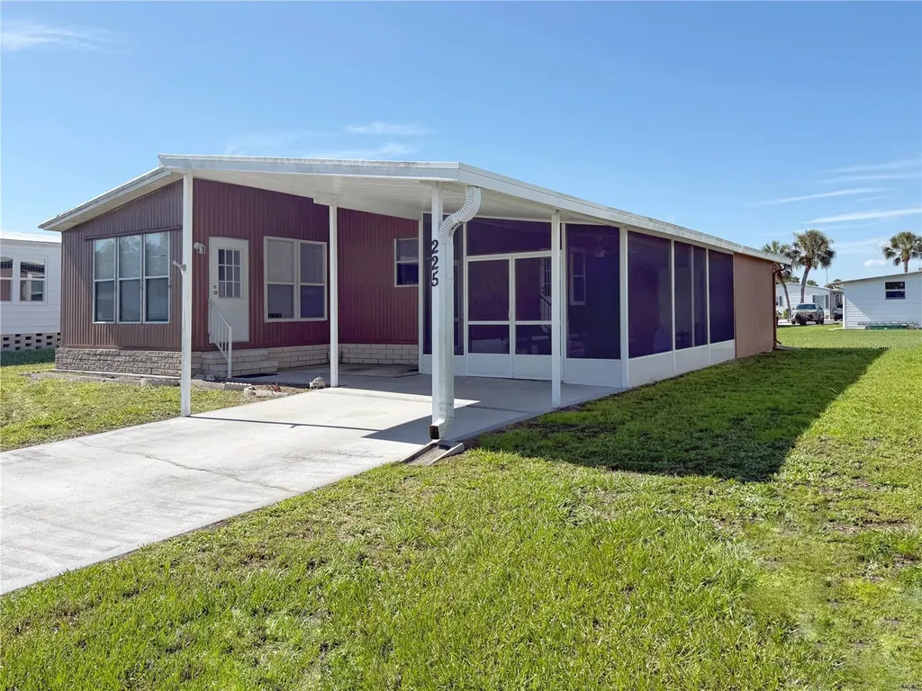 225 N Saint Thomas Circle Apollo Beach FL 33572