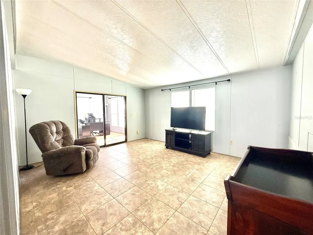 225 N Saint Thomas Circle Apollo Beach FL 33572