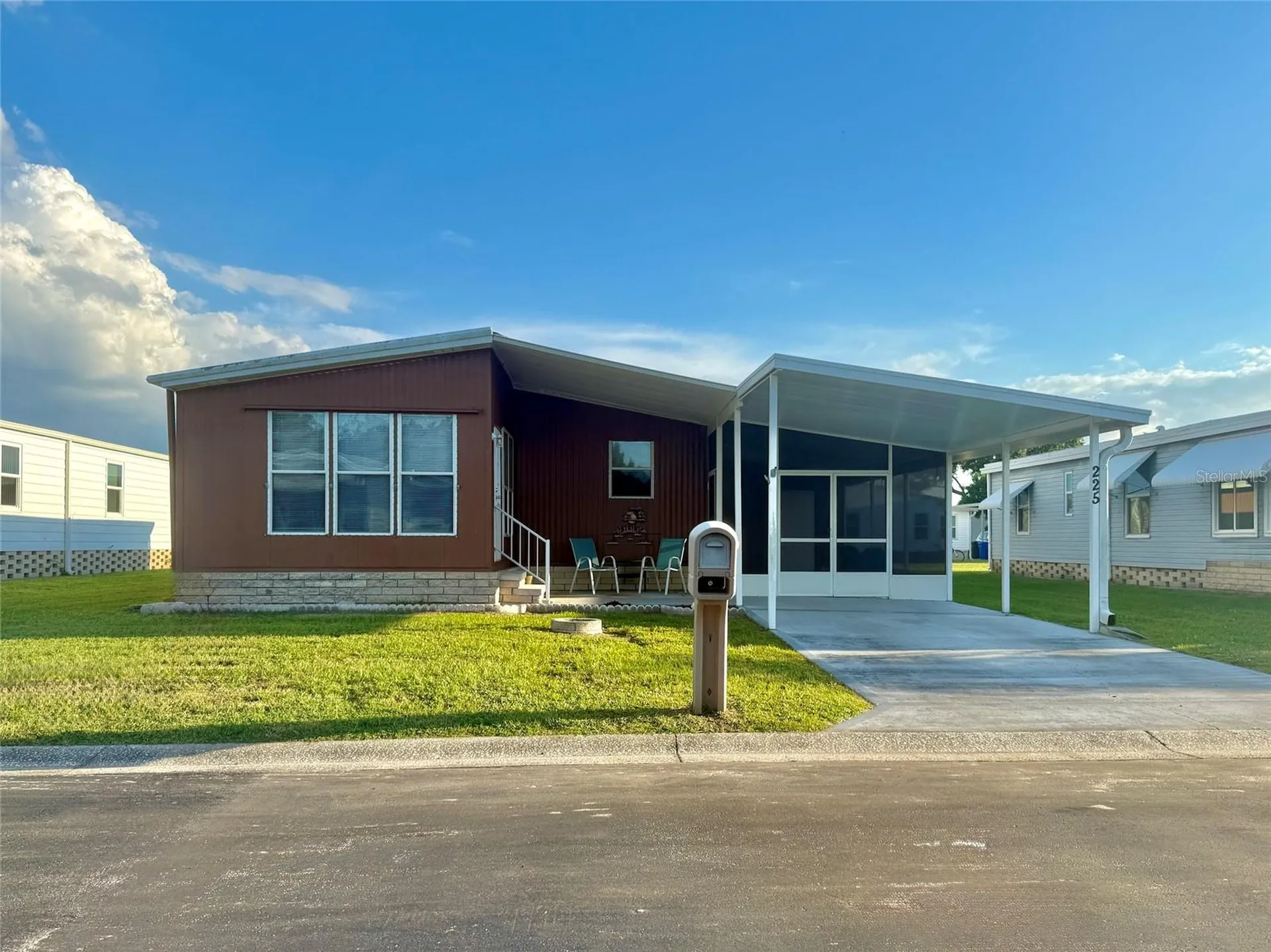 225 N Saint Thomas Circle Apollo Beach FL 33572