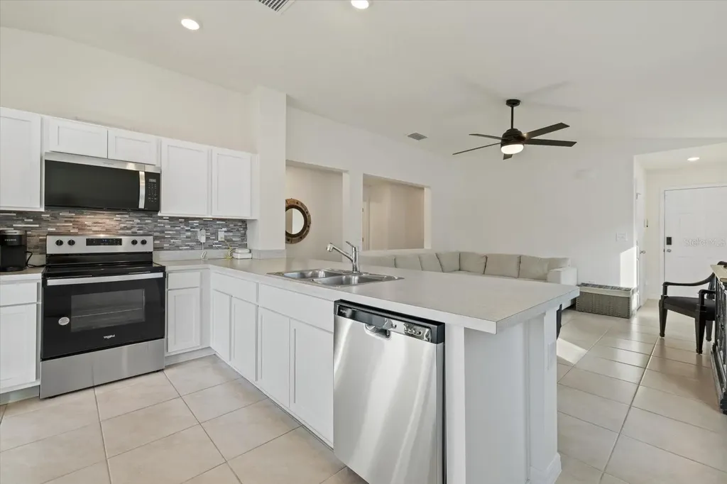 9120 Sandy Bluffs Circle Parrish FL 34219