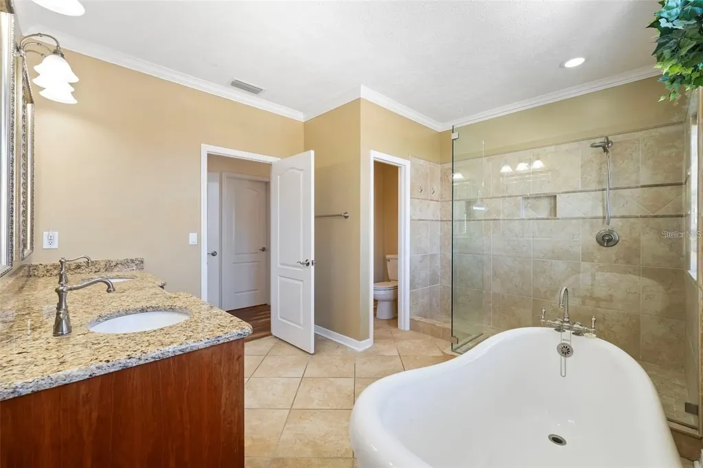 18756 Wimbledon Circle Lutz FL 33558