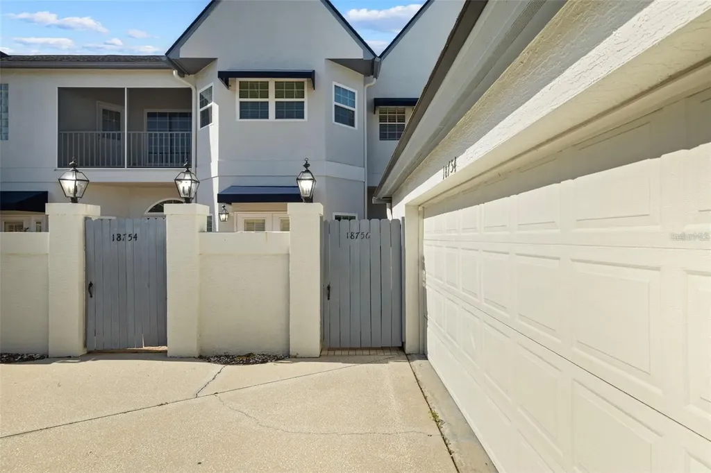 18756 Wimbledon Circle Lutz FL 33558