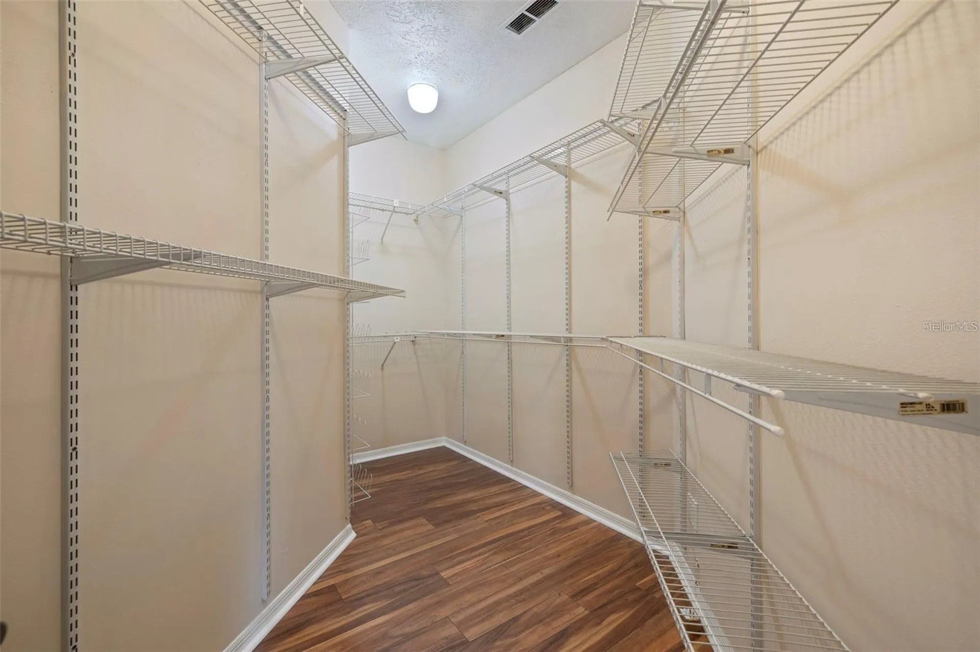 18756 Wimbledon Circle Lutz FL 33558