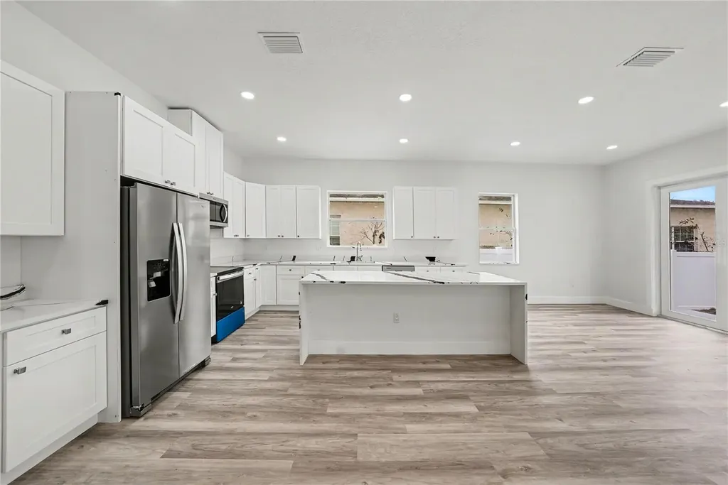 5240 66th Way N St Petersburg FL 33709