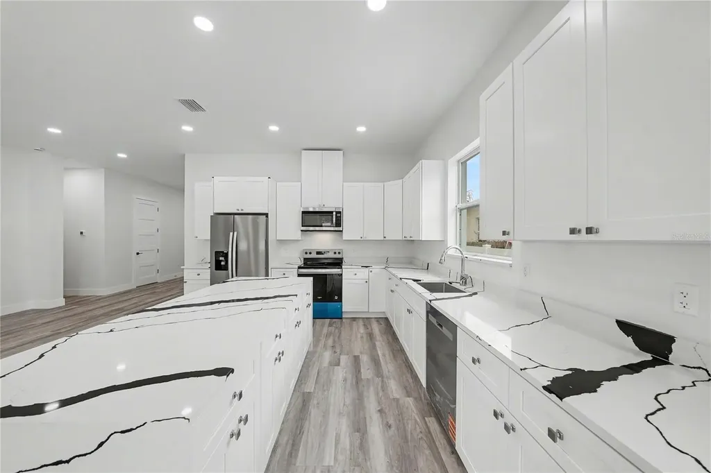 5240 66th Way N St Petersburg FL 33709