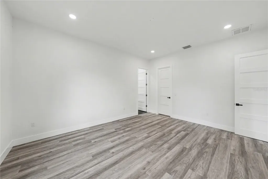 5240 66th Way N St Petersburg FL 33709