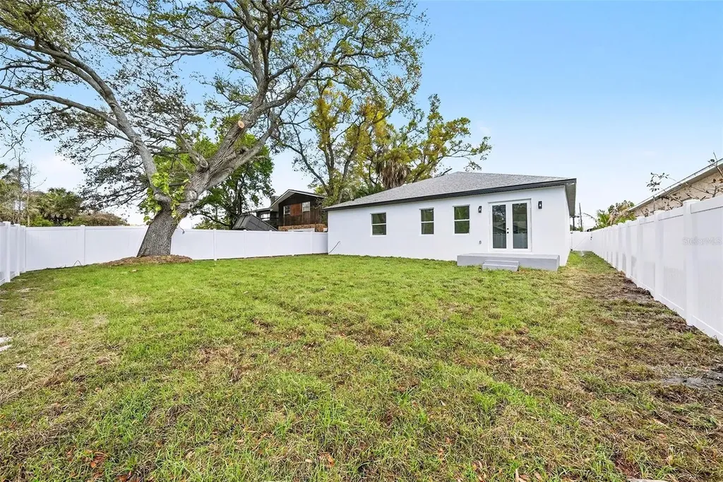 5240 66th Way N St Petersburg FL 33709
