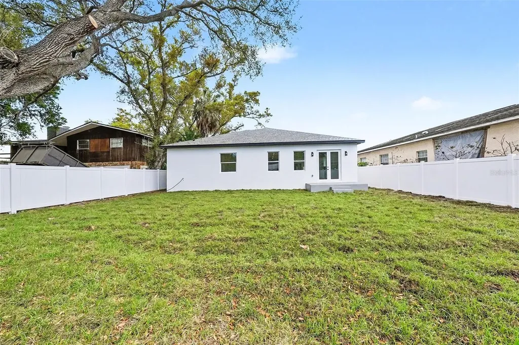 5240 66th Way N St Petersburg FL 33709