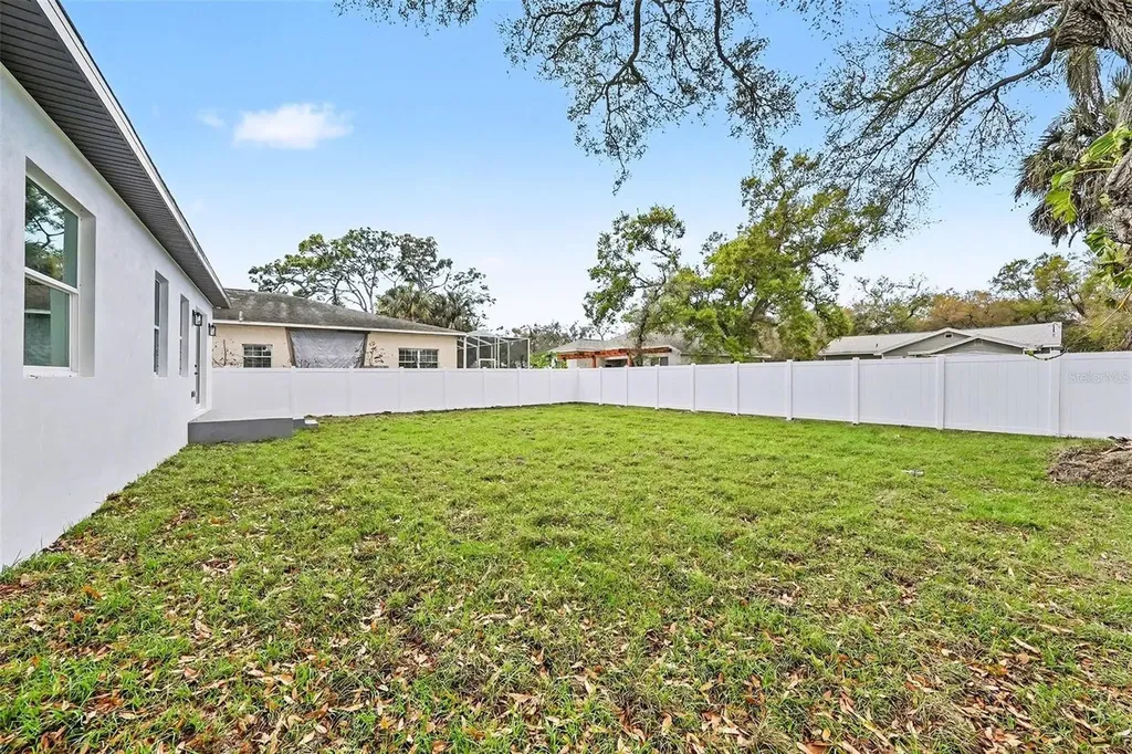 5240 66th Way N St Petersburg FL 33709