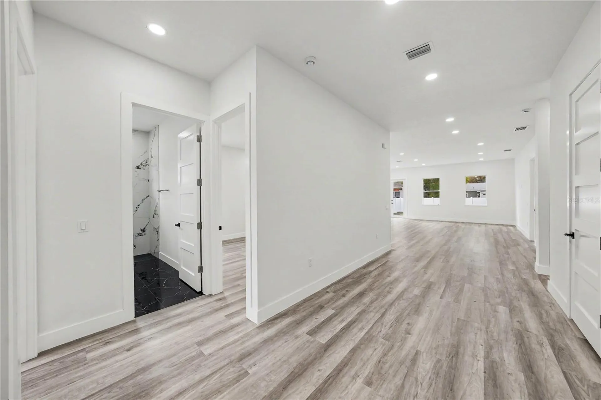 5240 66th Way N St Petersburg FL 33709