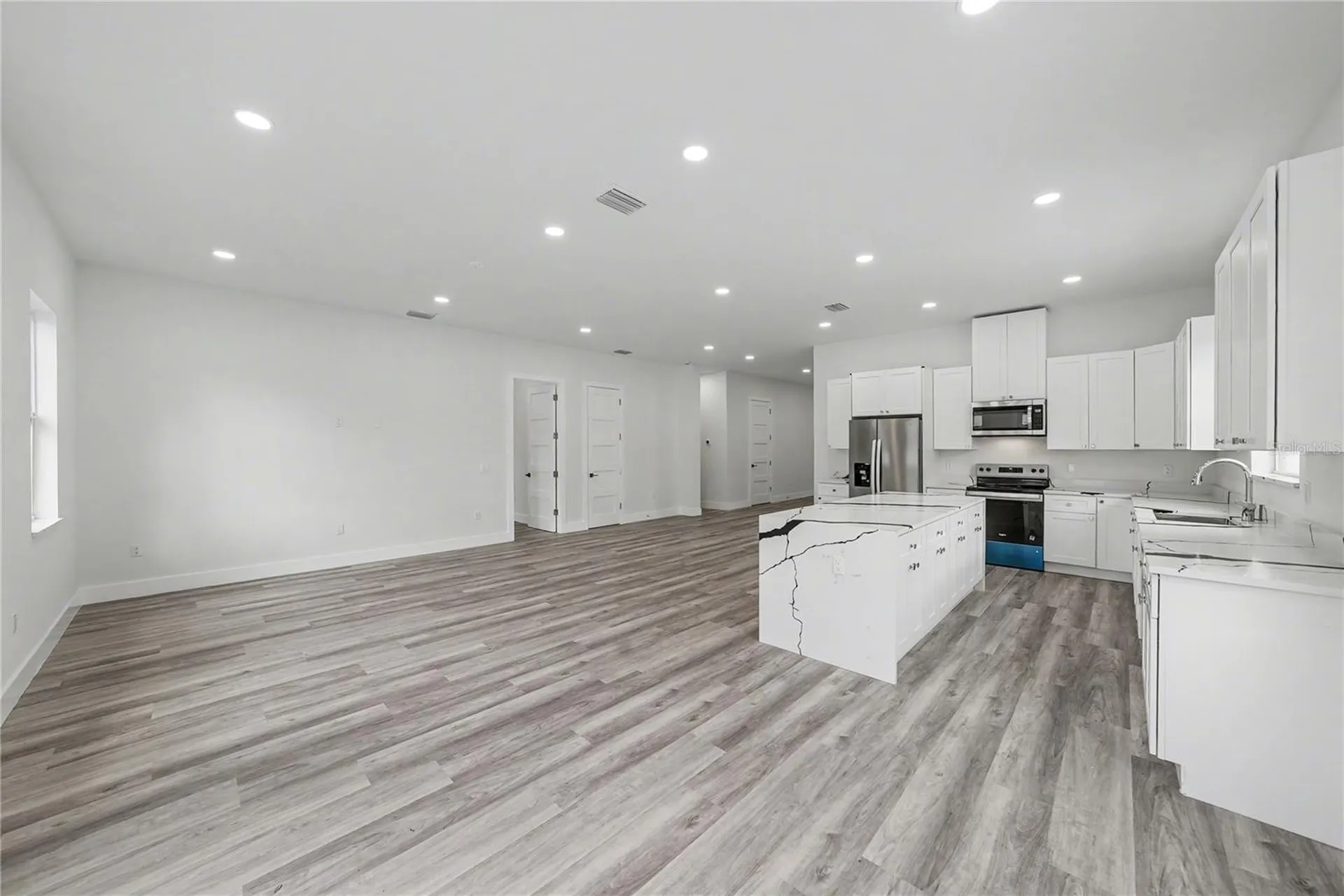 5240 66th Way N St Petersburg FL 33709