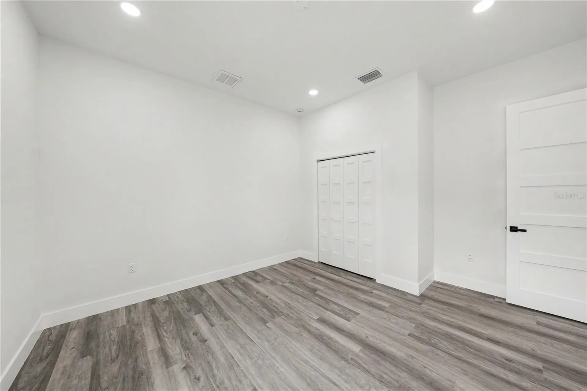 5240 66th Way N St Petersburg FL 33709