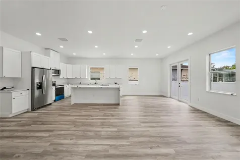 5240 66th Way N St Petersburg FL 33709