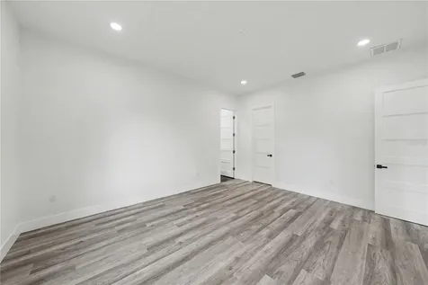 5240 66th Way N St Petersburg FL 33709